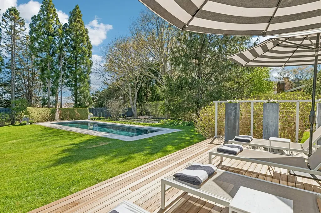 264 Edge Of Woods Road Southampton NY 11968