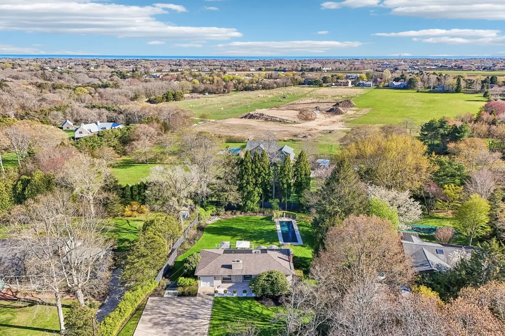 264 Edge Of Woods Road Southampton NY 11968