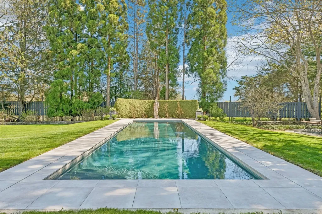264 Edge Of Woods Road Southampton NY 11968
