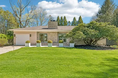 264 Edge Of Woods Road Southampton NY 11968
