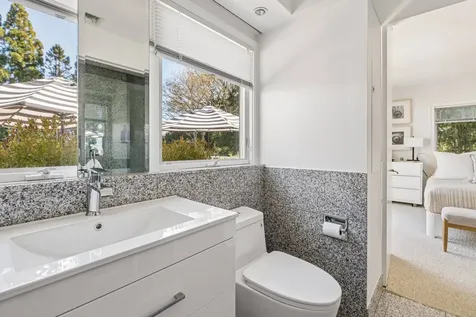 264 Edge Of Woods Road Southampton NY 11968