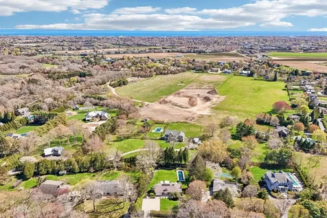 264 Edge Of Woods Road Southampton NY 11968