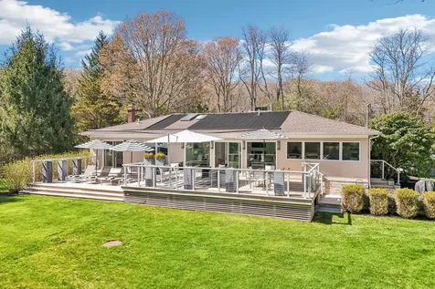 264 Edge Of Woods Road Southampton NY 11968