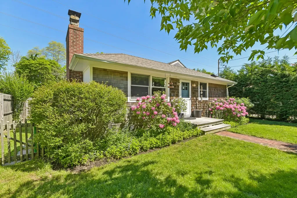 40 Grove Street Amagansett NY 11930