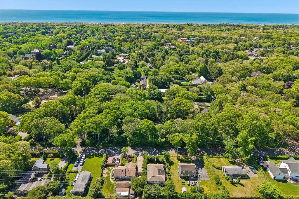 40 Grove Street Amagansett NY 11930