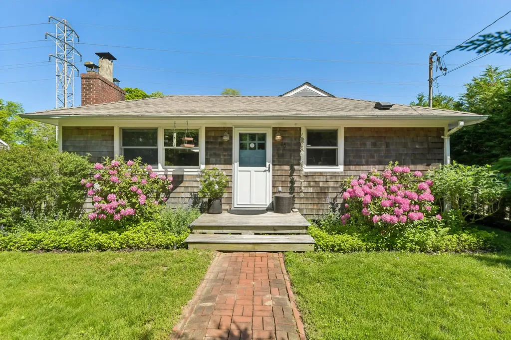 40 Grove Street Amagansett NY 11930