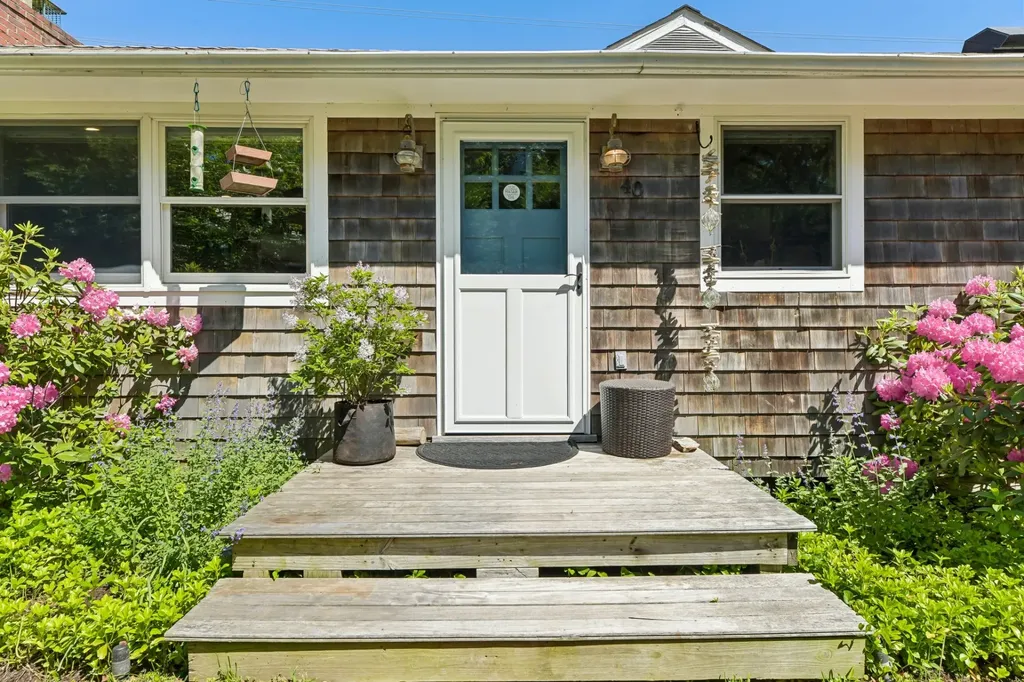 40 Grove Street Amagansett NY 11930