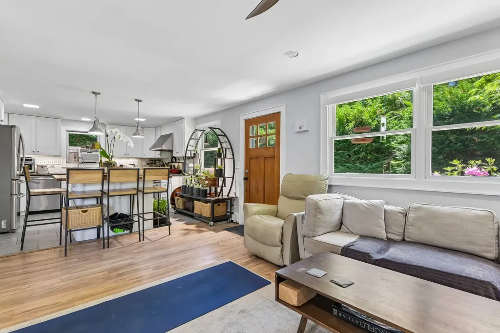 40 Grove Street Amagansett NY 11930