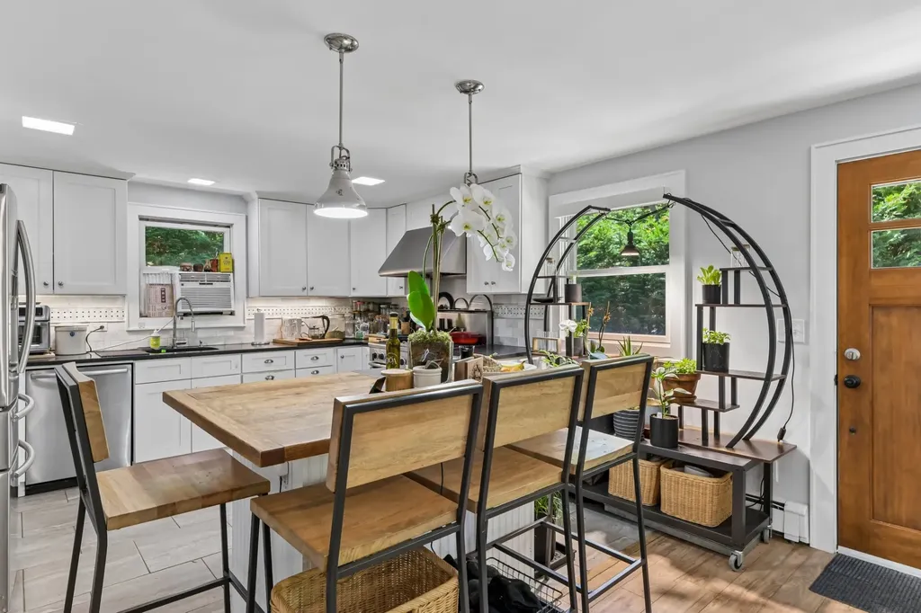 40 Grove Street Amagansett NY 11930