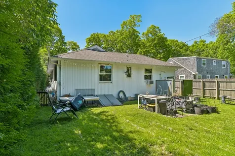 40 Grove Street Amagansett NY 11930