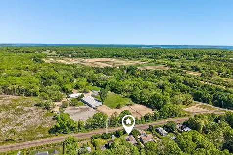 40 Grove Street Amagansett NY 11930