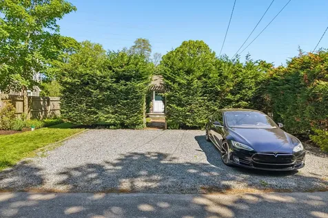 40 Grove Street Amagansett NY 11930