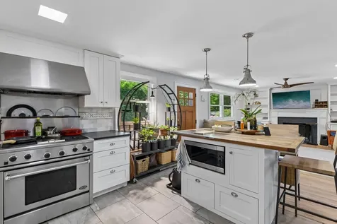 40 Grove Street Amagansett NY 11930