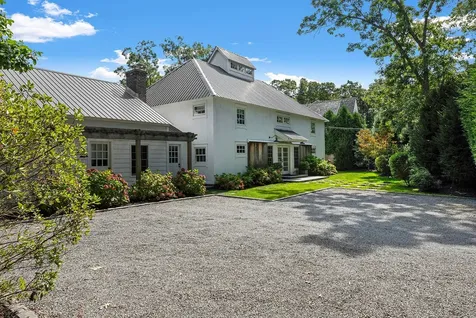 4 Lee Lane Wainscott NY 11975