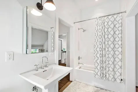 4 Lee Lane Wainscott NY 11975