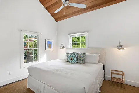 4 Lee Lane Wainscott NY 11975