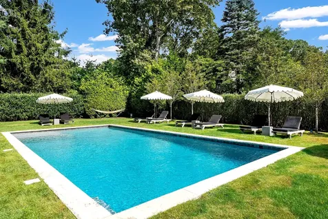 4 Lee Lane Wainscott NY 11975