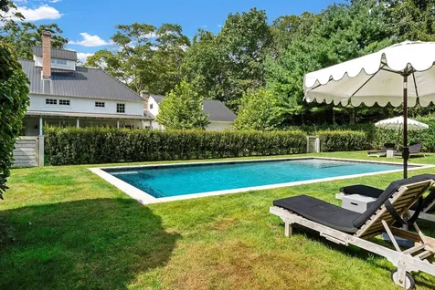 4 Lee Lane Wainscott NY 11975