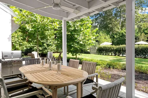 4 Lee Lane Wainscott NY 11975