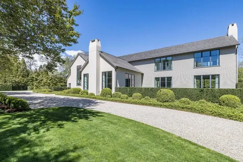 83 Atlantic Avenue Amagansett NY 11930