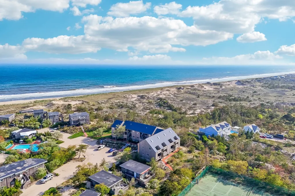 2004 Montauk Highway Amagansett NY 11930