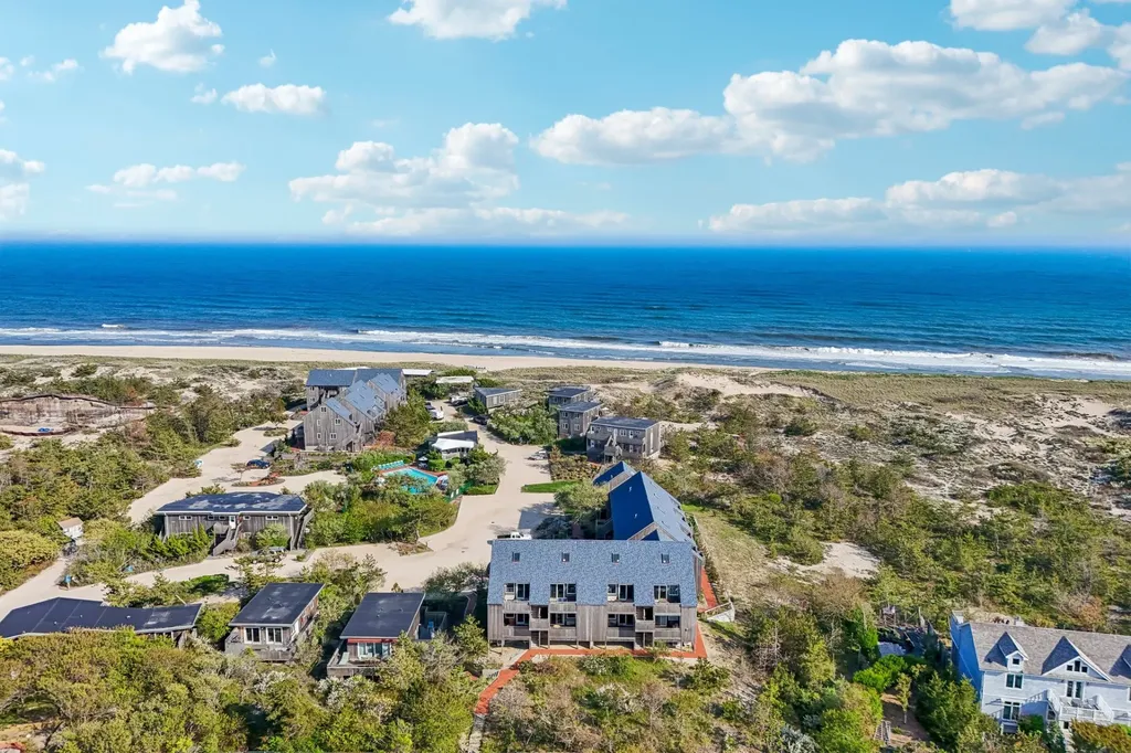 2004 Montauk Highway Amagansett NY 11930