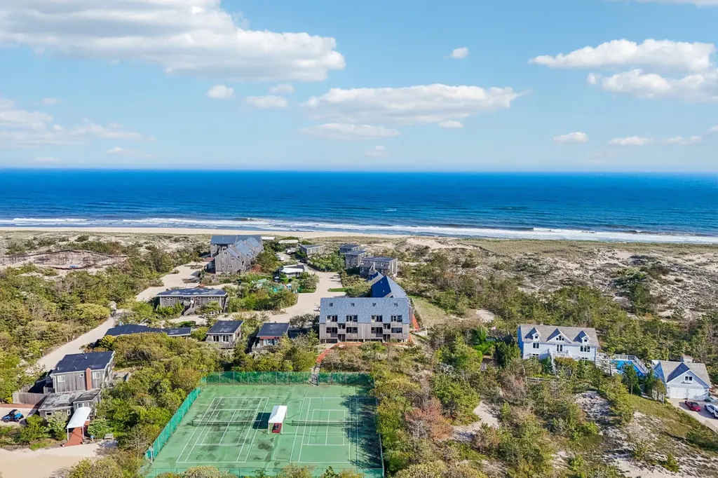2004 Montauk Highway Amagansett NY 11930