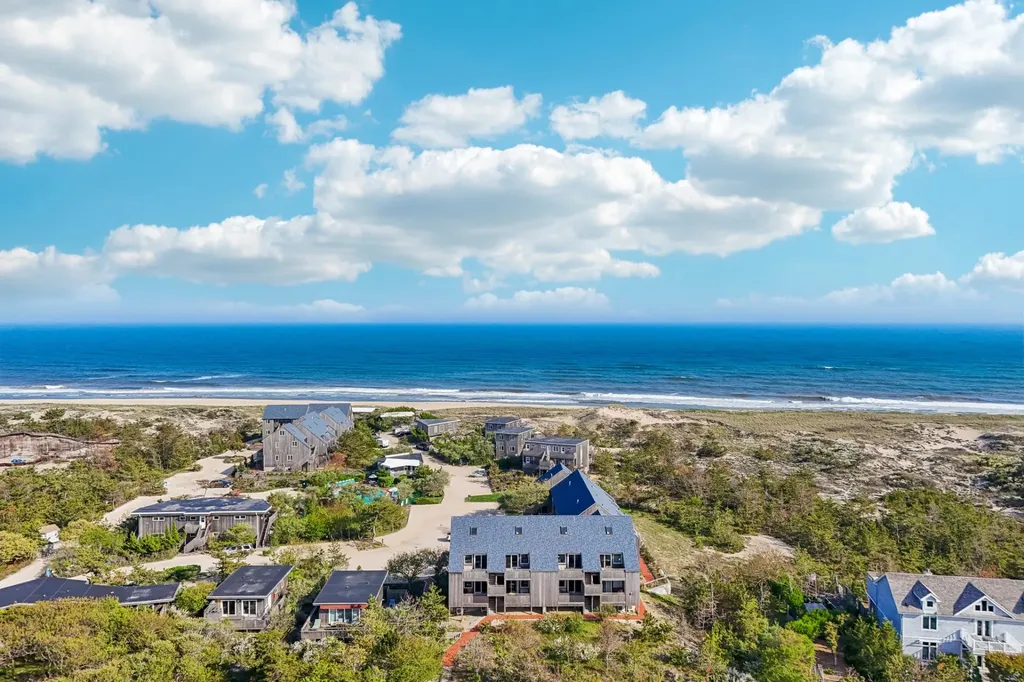 2004 Montauk Highway Amagansett NY 11930