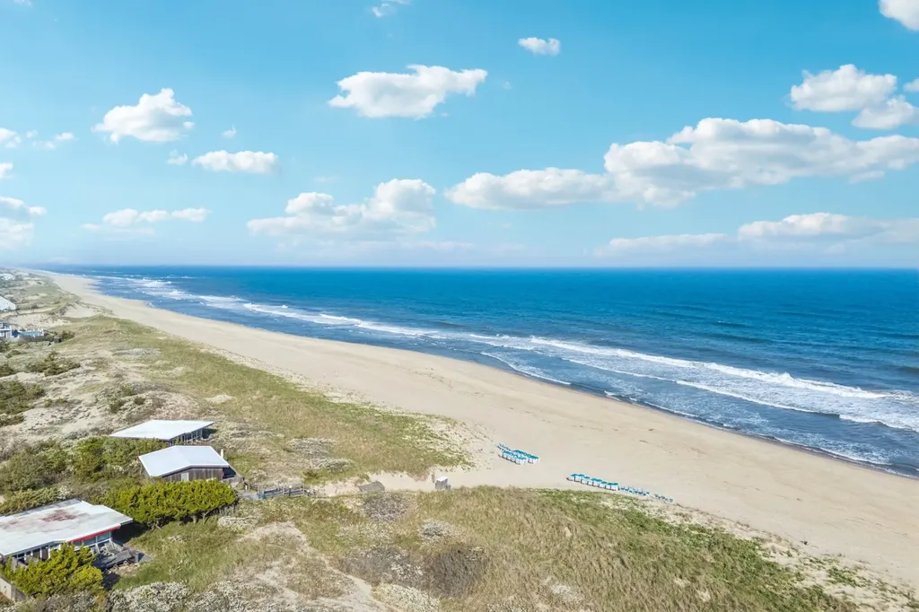2004 Montauk Highway Amagansett NY 11930