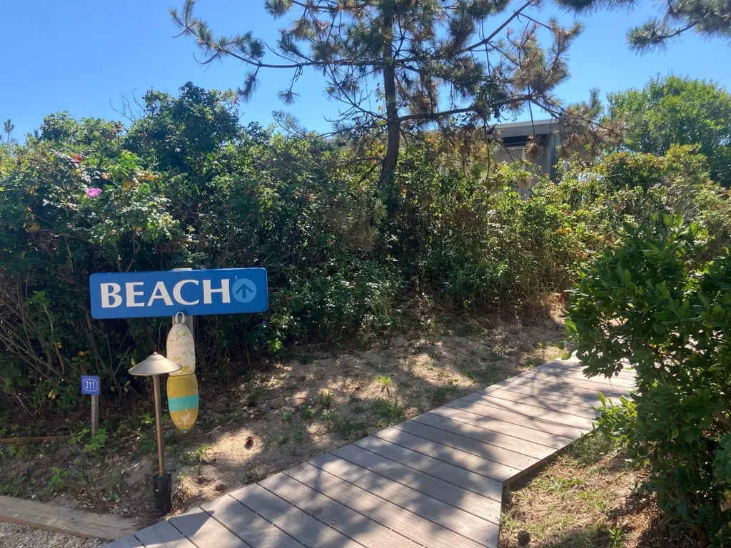 2004 Montauk Highway Amagansett NY 11930