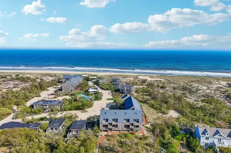 2004 Montauk Highway Amagansett NY 11930