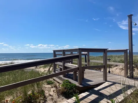 2004 Montauk Highway Amagansett NY 11930