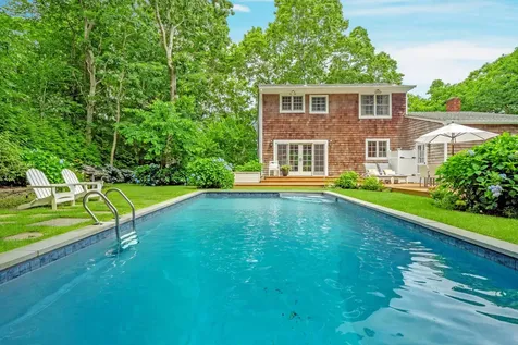 415 Seven Ponds Towd Road Water Mill NY 11976