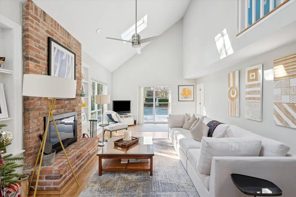 15 East Gate Road Wainscott NY 11975