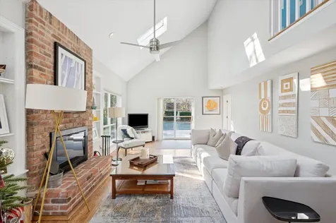 15 East Gate Road Wainscott NY 11975