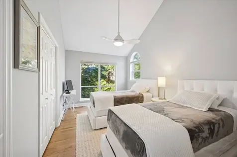 15 East Gate Road Wainscott NY 11975