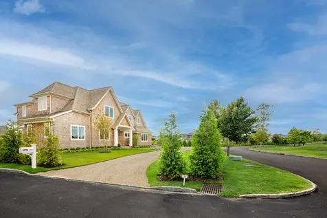 30 Rosko Lane Southampton NY 11968
