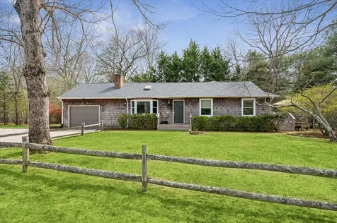 26 Woodbine Drive East Hampton NY 11937