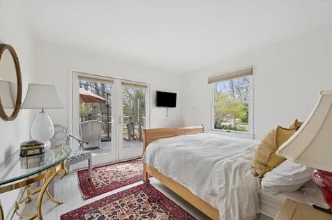 26 Woodbine Drive East Hampton NY 11937
