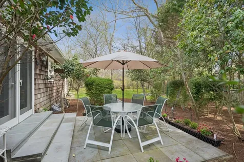 26 Woodbine Drive East Hampton NY 11937