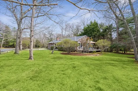 26 Woodbine Drive East Hampton NY 11937