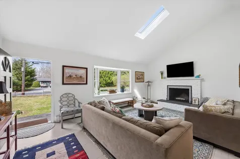 26 Woodbine Drive East Hampton NY 11937