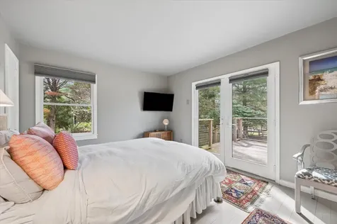 26 Woodbine Drive East Hampton NY 11937