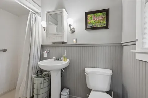 26 Woodbine Drive East Hampton NY 11937