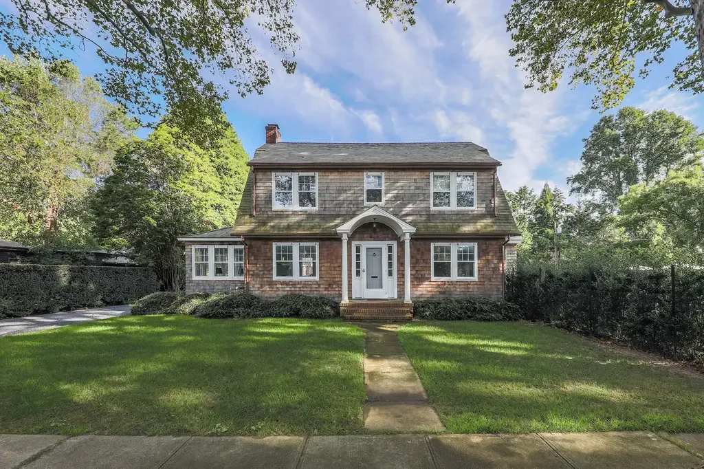 88 Mill Hill Lane East Hampton NY 11937
