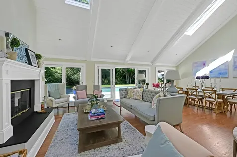 20 Dominy Court East Hampton NY 11937
