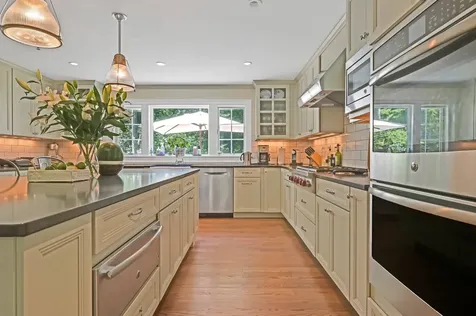 20 Dominy Court East Hampton NY 11937