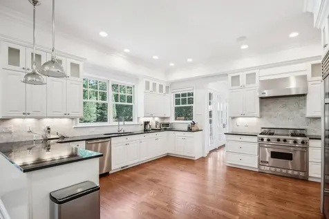 5 Dering Lane East Hampton NY 11937
