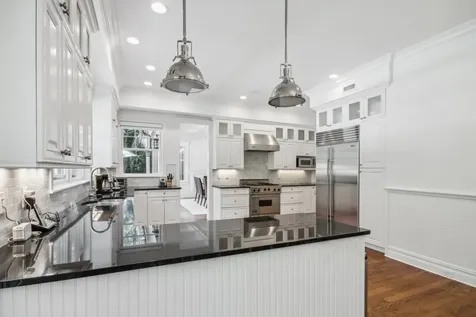 5 Dering Lane East Hampton NY 11937