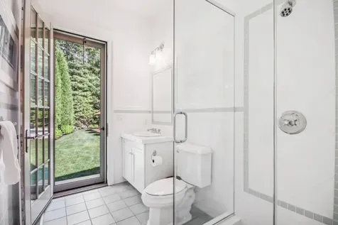 5 Dering Lane East Hampton NY 11937